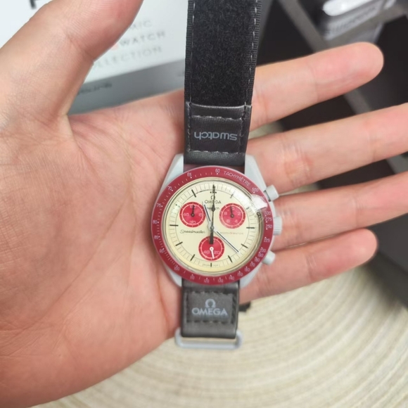 💜Swatch X Omega MoonSwatch Mission to Pluto Watch - Picture 1 of 5